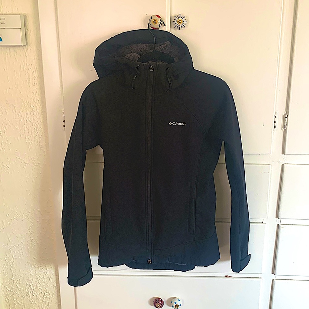 Columbia rain coat